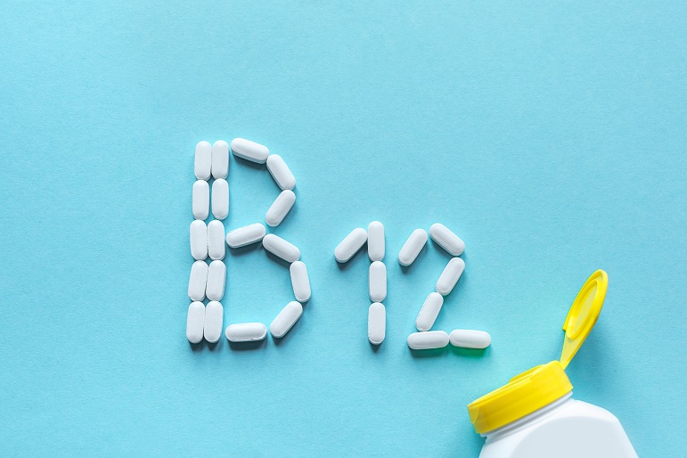 כדורים יוצרים את המילה B12