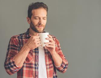 شاي أم قهوة؟ من منهما سيجعل حياتكم أطول؟