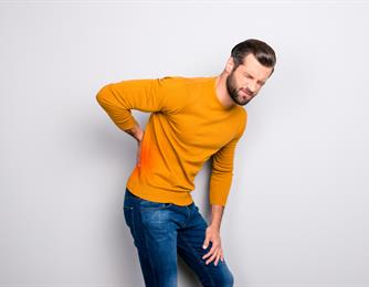 סובלים מכאבי גב? קבלו טיפים ותרגילים לשמירה על גב בריא​​